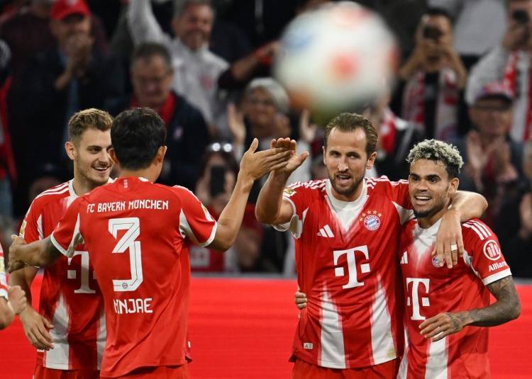 踢球者评德甲首轮最佳阵容：凯恩领先拜仁5将入选，迪亚斯无缘